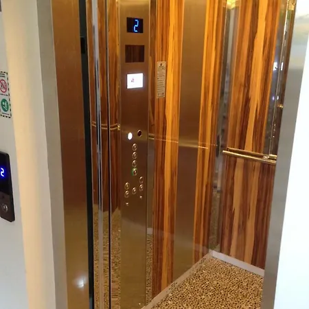 Hotell Black 3*